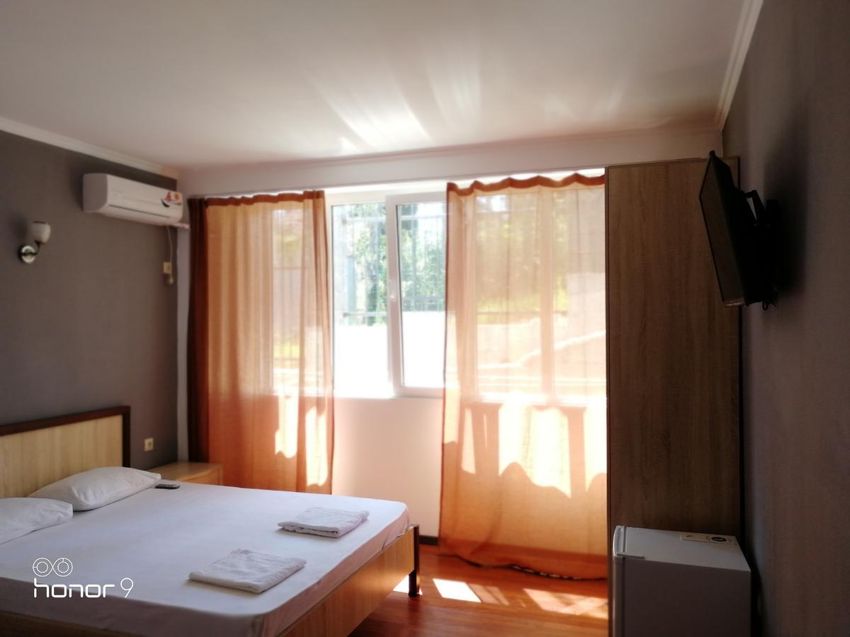Mira Hotel New Athos Buitenkant foto